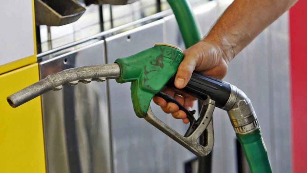 Scumpirile continuă și în weekend. Cât vor costa benzina și motorina